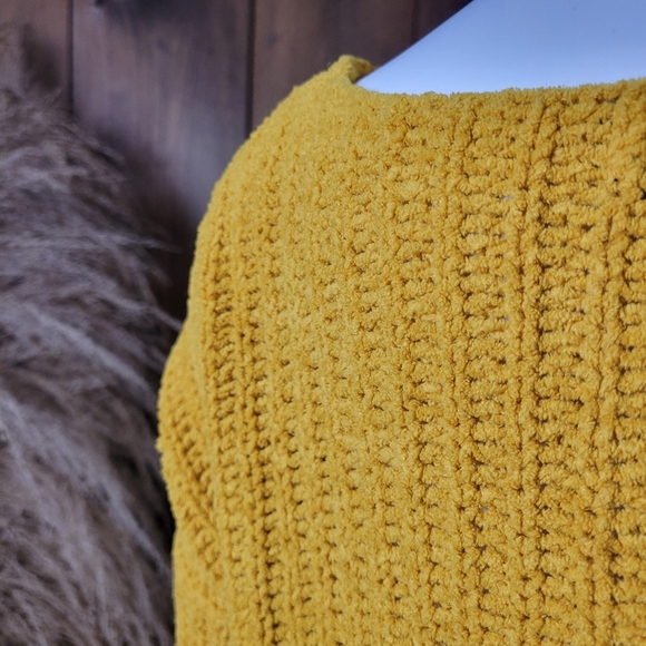 ART CLASS | Mustard Yellow Ultra Soft Chenille Knit Cropped Sweater, size large - Picture 8 of 10